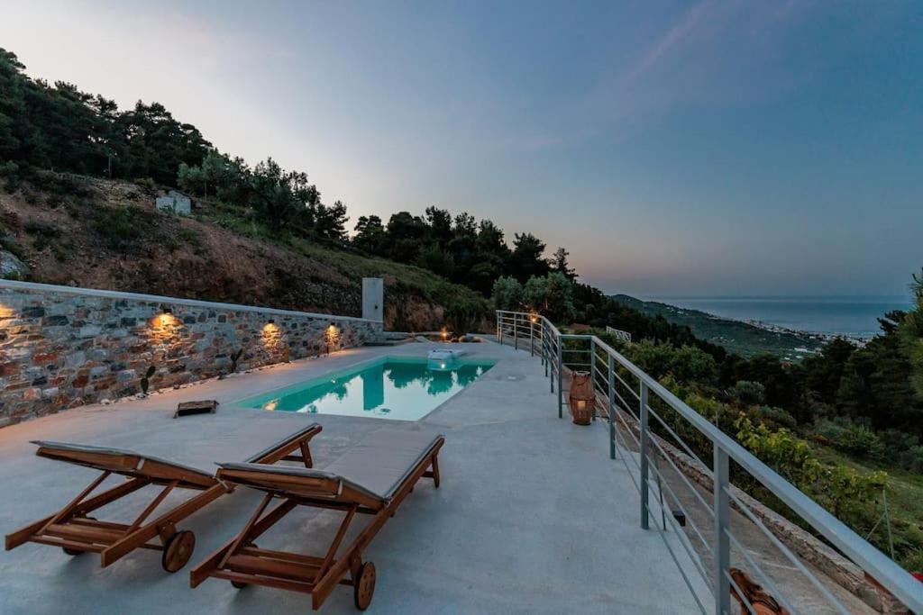 Villa Koukounaria Skopelos Town Exterior photo