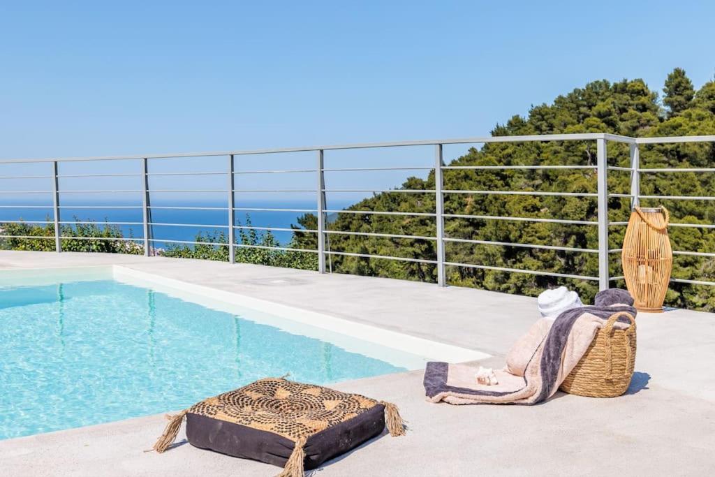 Villa Koukounaria Skopelos Town Exterior photo