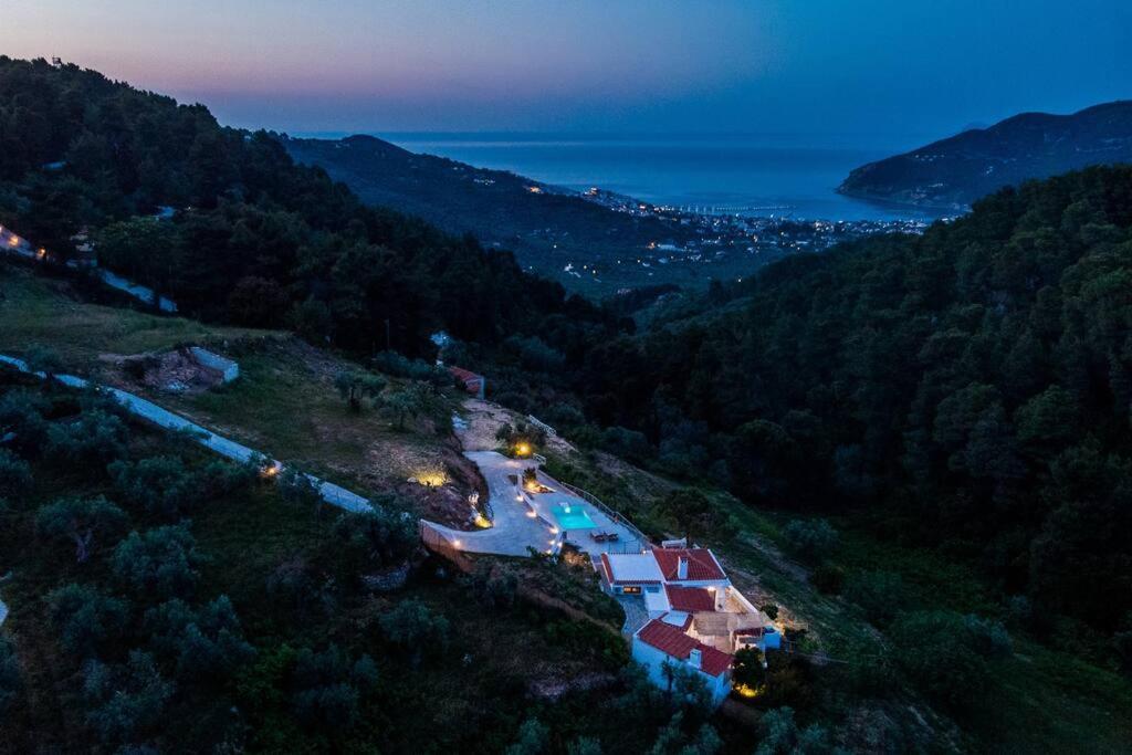 Villa Koukounaria Skopelos Town Exterior photo