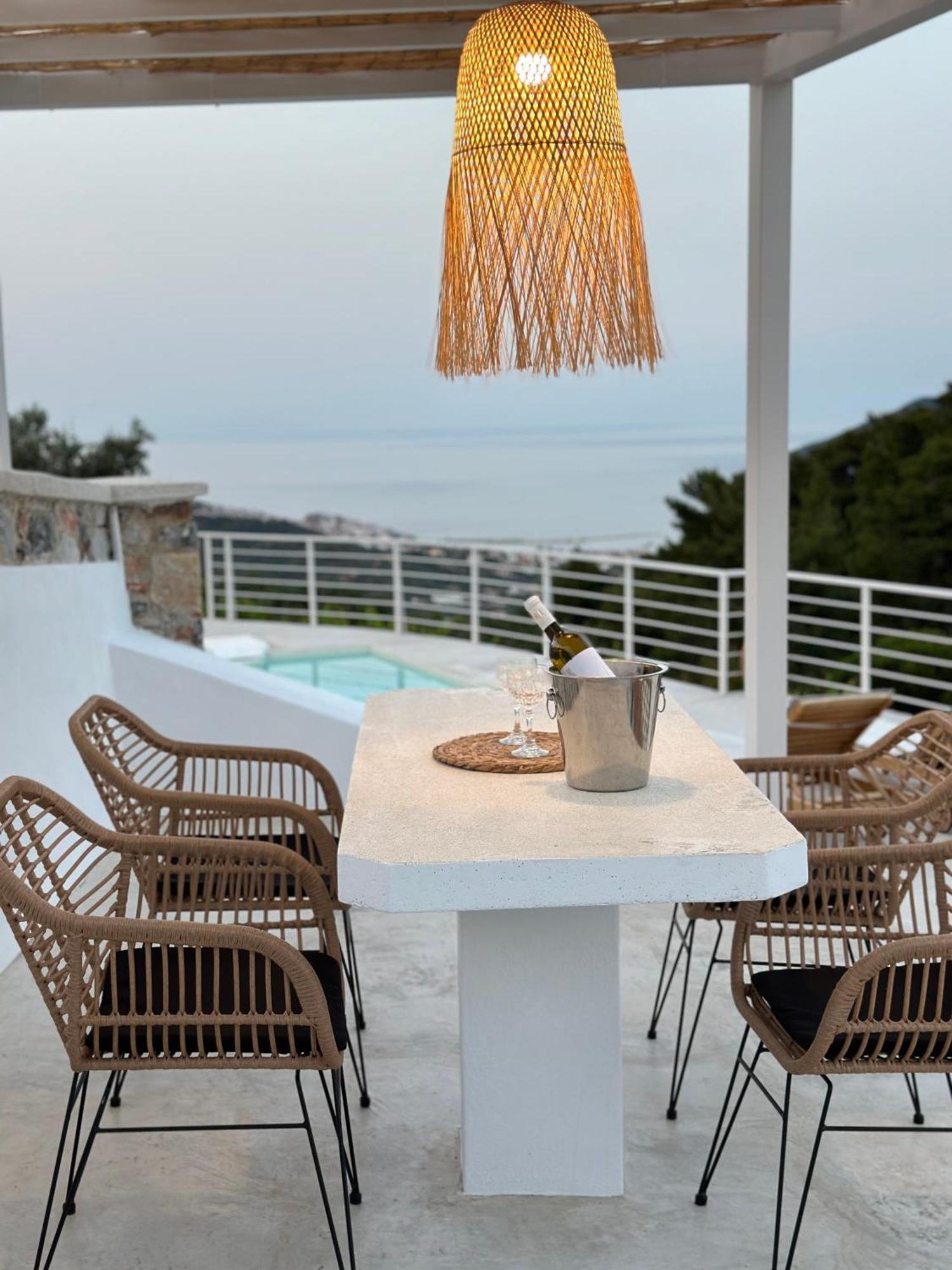 Villa Koukounaria Skopelos Town Exterior photo